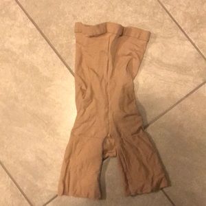 Size 2 Nude Assets by Spanx Tummy Control Shorts